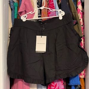 Black Scallop Edge Shorts